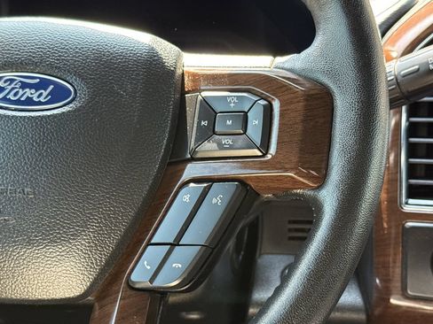 Used 2020 Ford F350 Lariat w/ Lariat Ultimate Package AWD/4WD image 28