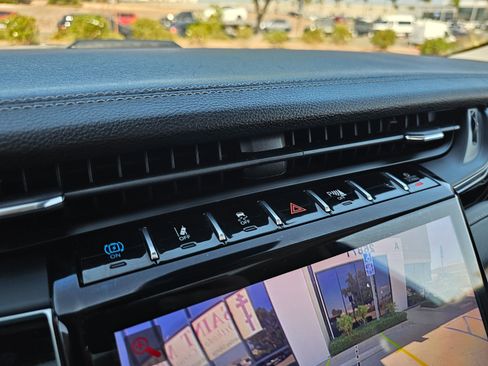 Used 2023 Jeep Grand Cherokee 4WD 4xe image 42