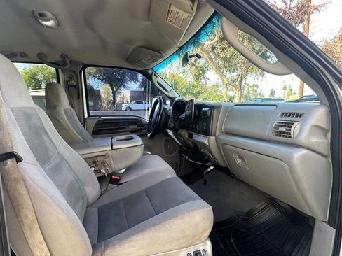 Used 2005 Ford F250 XLT image 11