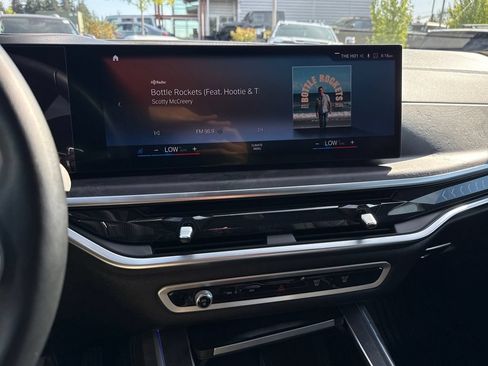 Used 2023 BMW X7 xDrive40i w/ Premium Package AWD/4WD image 23
