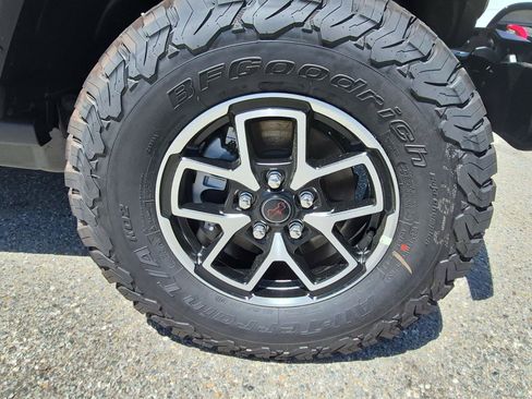 Used 2026 Jeep Wrangler Rubicon AWD/4WD image 11