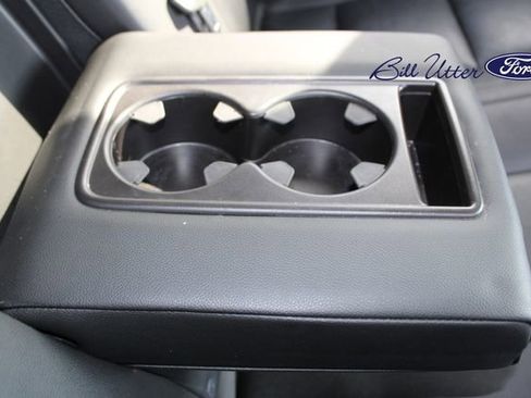 Used 2016 Chevrolet Suburban LT image 15