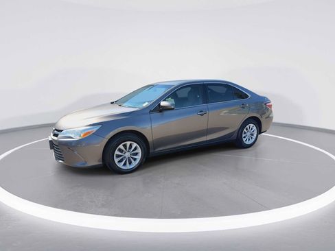 Certified 2016 Toyota Camry LE FWD image 4