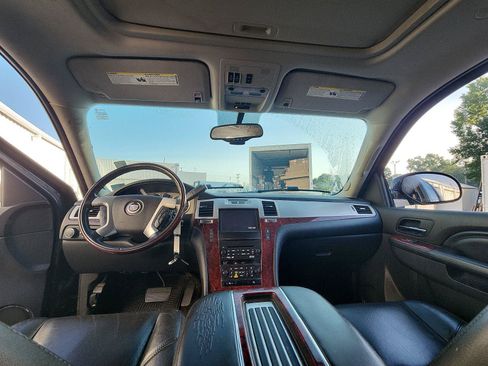 Used 2014 Cadillac Escalade Premium AWD/4WD image 20