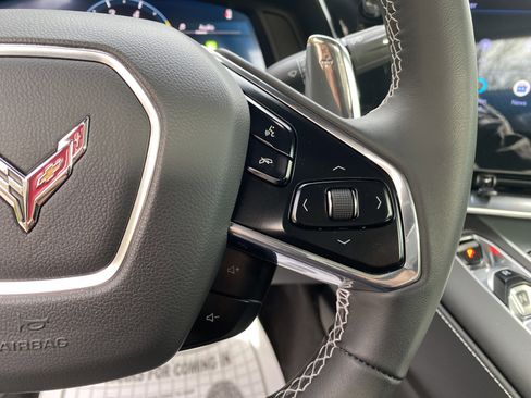 Used 2024 Chevrolet Corvette Stingray Convertible w/ Z51 Performance Package image 21