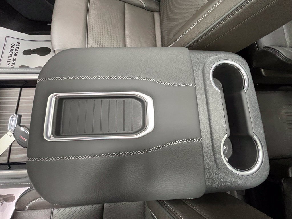 Used 2024 GMC Yukon Denali AWD/4WD image 24