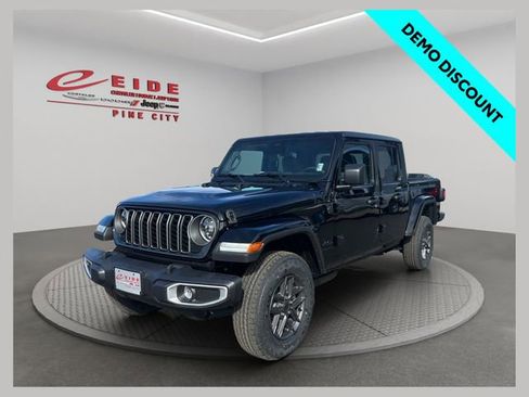 New 2026 Jeep Gladiator Sport AWD/4WD image 1