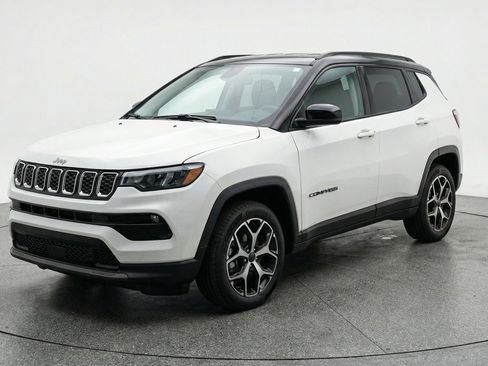 Used 2025 Jeep Compass Limited AWD/4WD image 3
