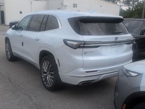 New 2026 Buick Enclave Avenir w/ Super Cruise Package AWD/4WD image 3