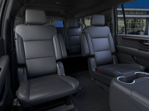 New 2026 Chevrolet Suburban LT w/ Comfort Package RWD image 17