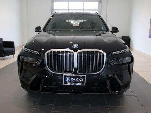 Used 2024 BMW X7 xDrive40i w/ M Sport Package image 12