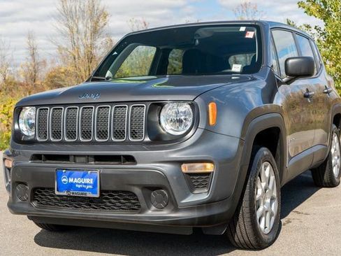 Used 2023 Jeep Renegade Latitude image 2
