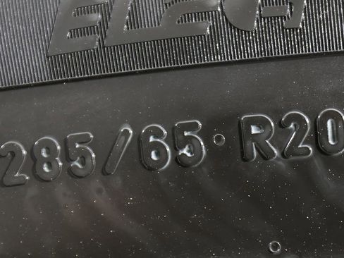 Used 2025 Tesla Cybertruck AWD Crew Cab image 52