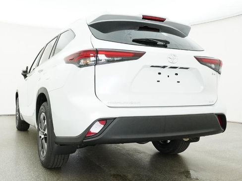 New 2026 Toyota Highlander XLE AWD/4WD image 37