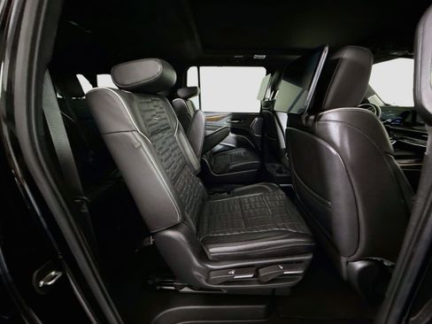Used 2022 Cadillac Escalade ESV Sport Platinum RWD image 27