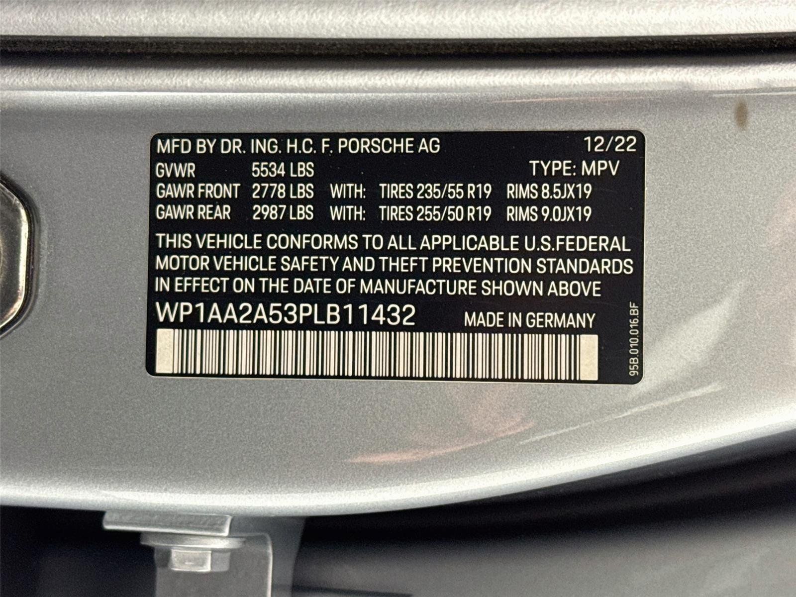 Used 2023 Porsche Macan AWD/4WD image 33