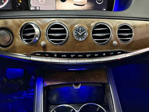Used 2014 Mercedes-Benz S 550 Sedan image 21
