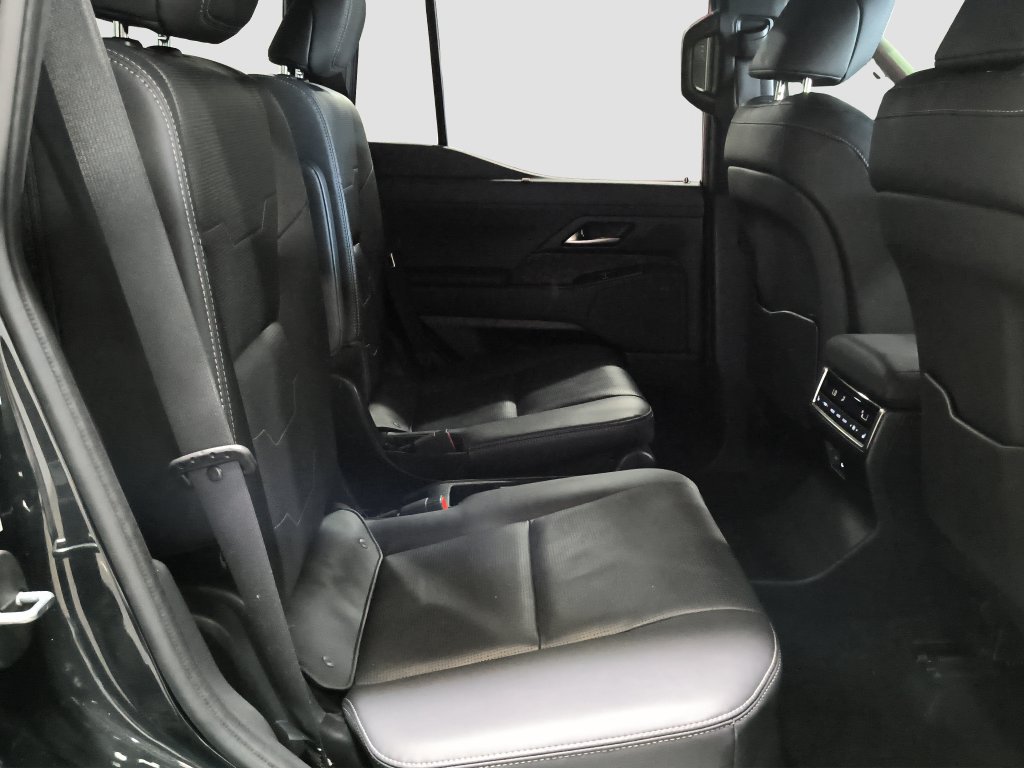 Used 2024 Lexus GX 550 w/ Accessory Package (Z1) AWD/4WD image 23