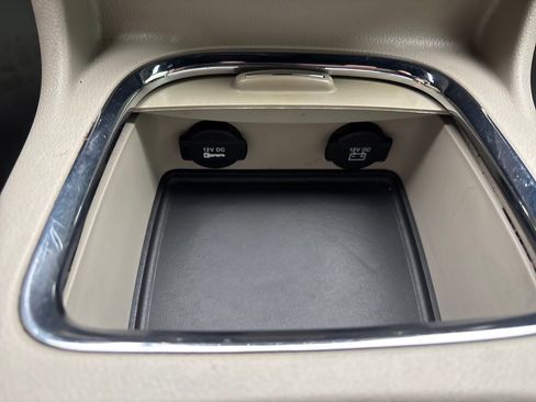 Used 2019 Dodge Grand Caravan SXT image 37