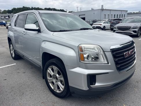 Used 2017 GMC Terrain SLE FWD image 1