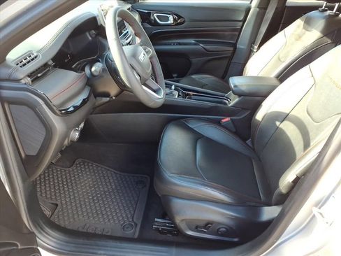 Used 2025 Jeep Compass Trailhawk w/ Trailhawk Elite Group image 11