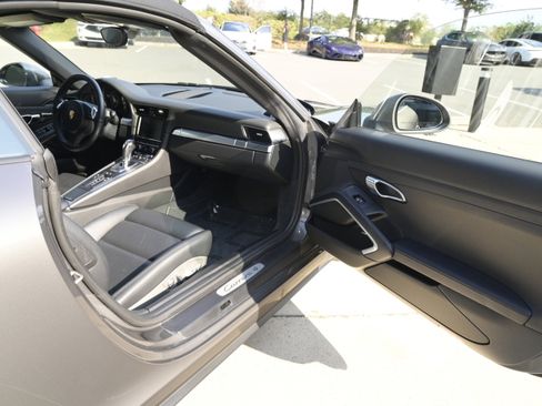 Used 2016 Porsche 911 Carrera 4 image 30