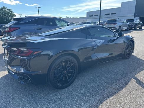 Used 2025 Chevrolet Corvette Stingray Coupe w/ 1LT RWD image 3