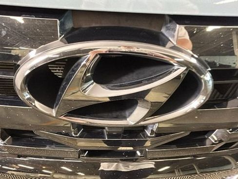 Used 2022 Hyundai Santa Cruz Limited AWD/4WD image 9