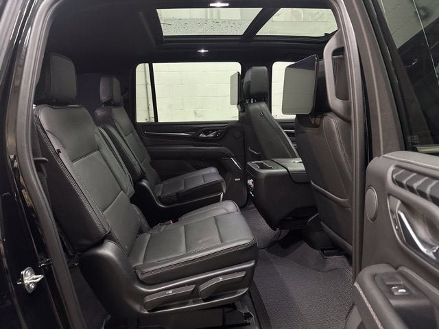 Used 2023 GMC Yukon XL Denali w/ Denali Reserve Package AWD/4WD image 27
