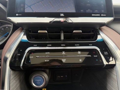 Used 2022 Toyota Venza Limited w/ Advanced Technology Package image 20