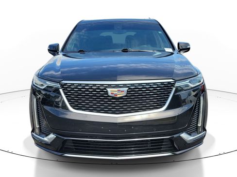 Used 2021 Cadillac XT6 Premium Luxury AWD/4WD image 2