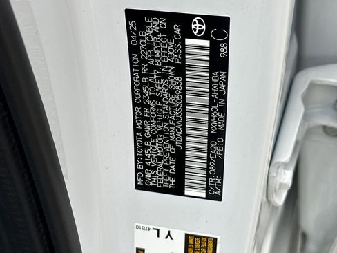 Used 2025 Toyota Prius Limited image 28