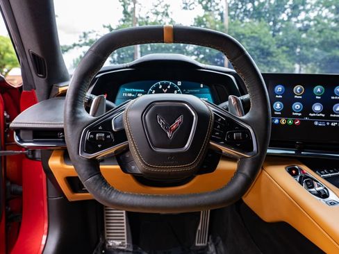 Used 2023 Chevrolet Corvette Stingray Premium Conv w/ Z51 Performance Package RWD image 9