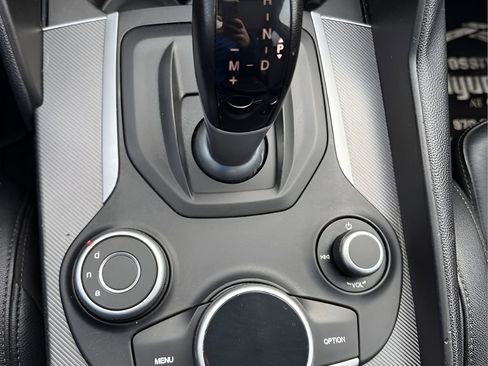 Used 2017 Alfa Romeo Giulia Ti w/ TI 19" Sport Package image 25