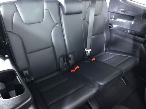 Used 2024 Kia Telluride EX w/ EX Captain's Chair Package FWD image 40