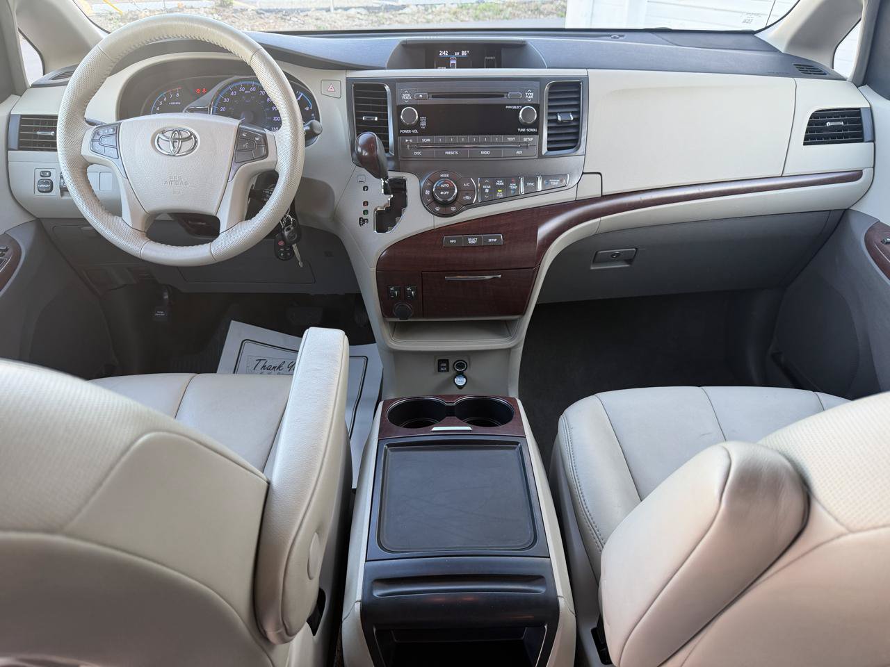 Used 2012 Toyota Sienna XLE FWD image 10