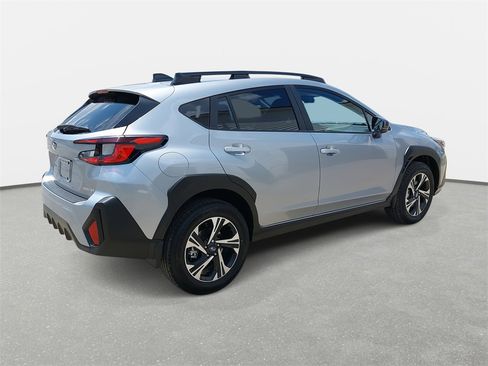 Used 2025 Subaru Crosstrek 2.0i Premium image 5