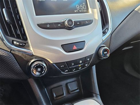 Used 2018 Chevrolet Cruze LS image 21