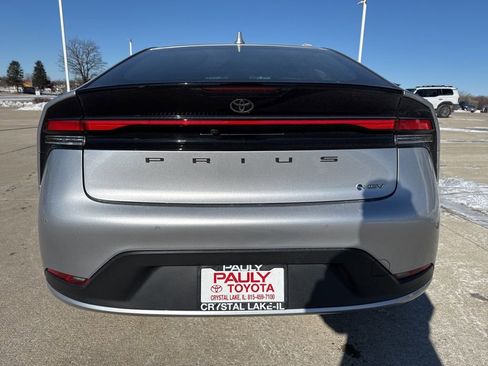 Used 2024 Toyota Prius LE AWD/4WD image 3