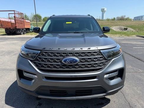 Used 2024 Ford Explorer XLT w/ Equipment Group 202A image 2