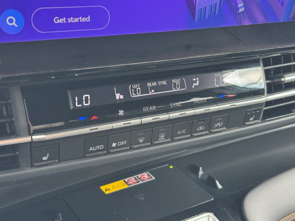 Certified 2025 Toyota Sienna XLE Woodland Edition AWD/4WD image 23