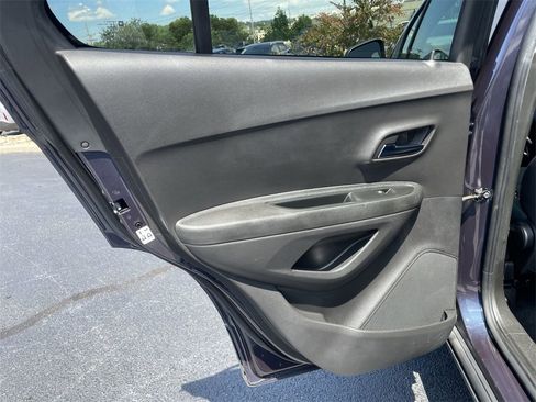 Used 2019 Chevrolet Trax LS w/ Tint and Cruise Package image 20