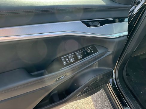 Used 2024 Jeep Wagoneer Launch Edition image 15