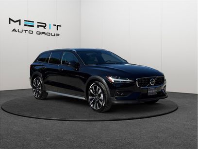 Used 2024 Volvo V60 B5 Cross Country Ultimate w/ Climate Package