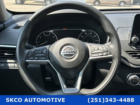 Used 2022 Nissan Altima 2.5 SV image 17