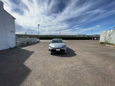 Used 2025 Toyota Camry LE image 16