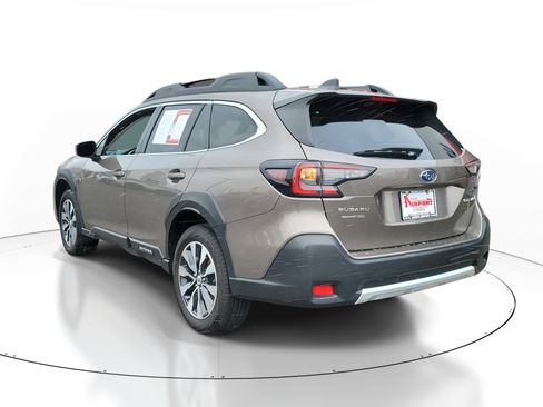 Used 2023 Subaru Outback Limited image 3