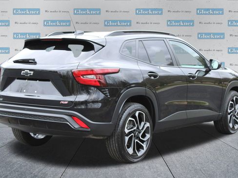 Used 2025 Chevrolet Trax RS w/ Sunroof Package image 6