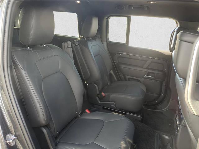 Used 2026 Land Rover Defender 130 X-Dynamic SE AWD/4WD image 27