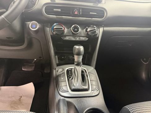 Used 2021 Hyundai Kona SEL FWD image 12